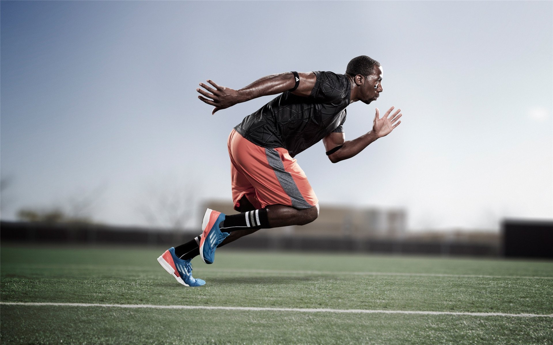 开云体育全站-车手慈善行动感动人心，赞助车手的内容